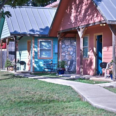 Blanco Riverside Cottages Exterior photo