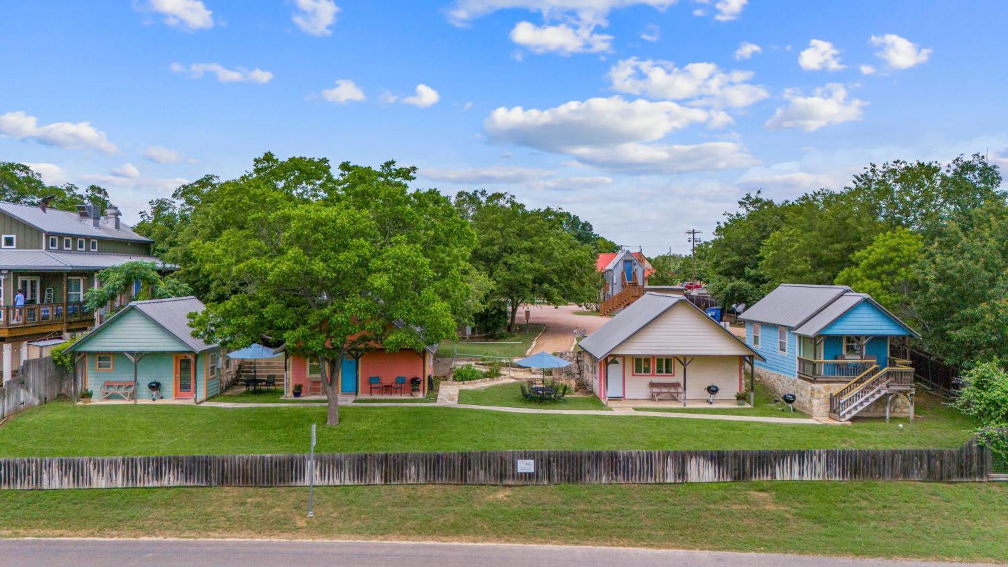 Blanco Riverside Cottages Exterior photo