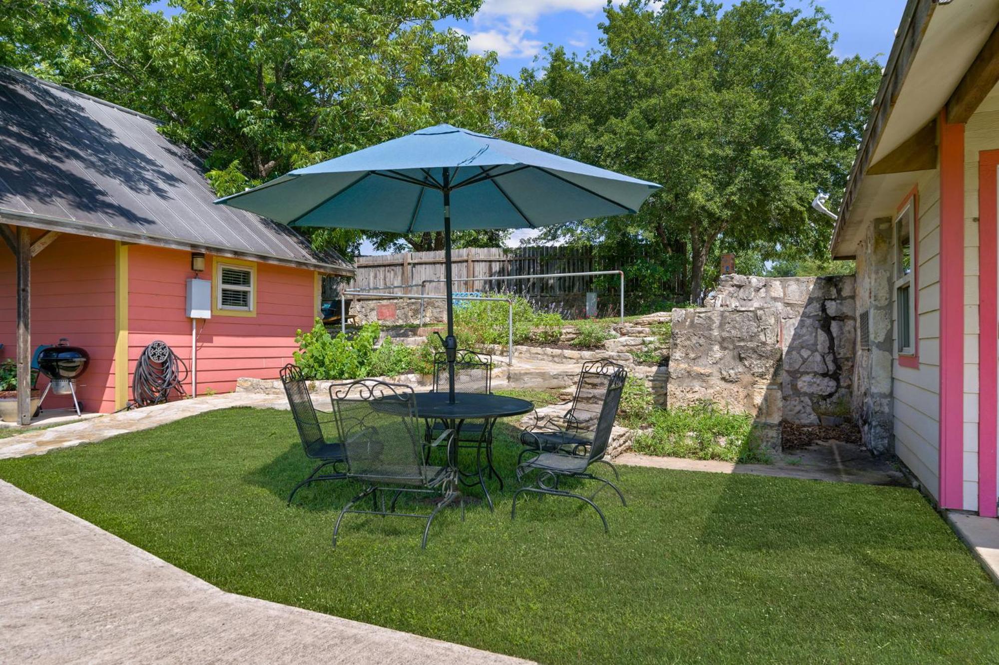 Blanco Riverside Cottages Exterior photo